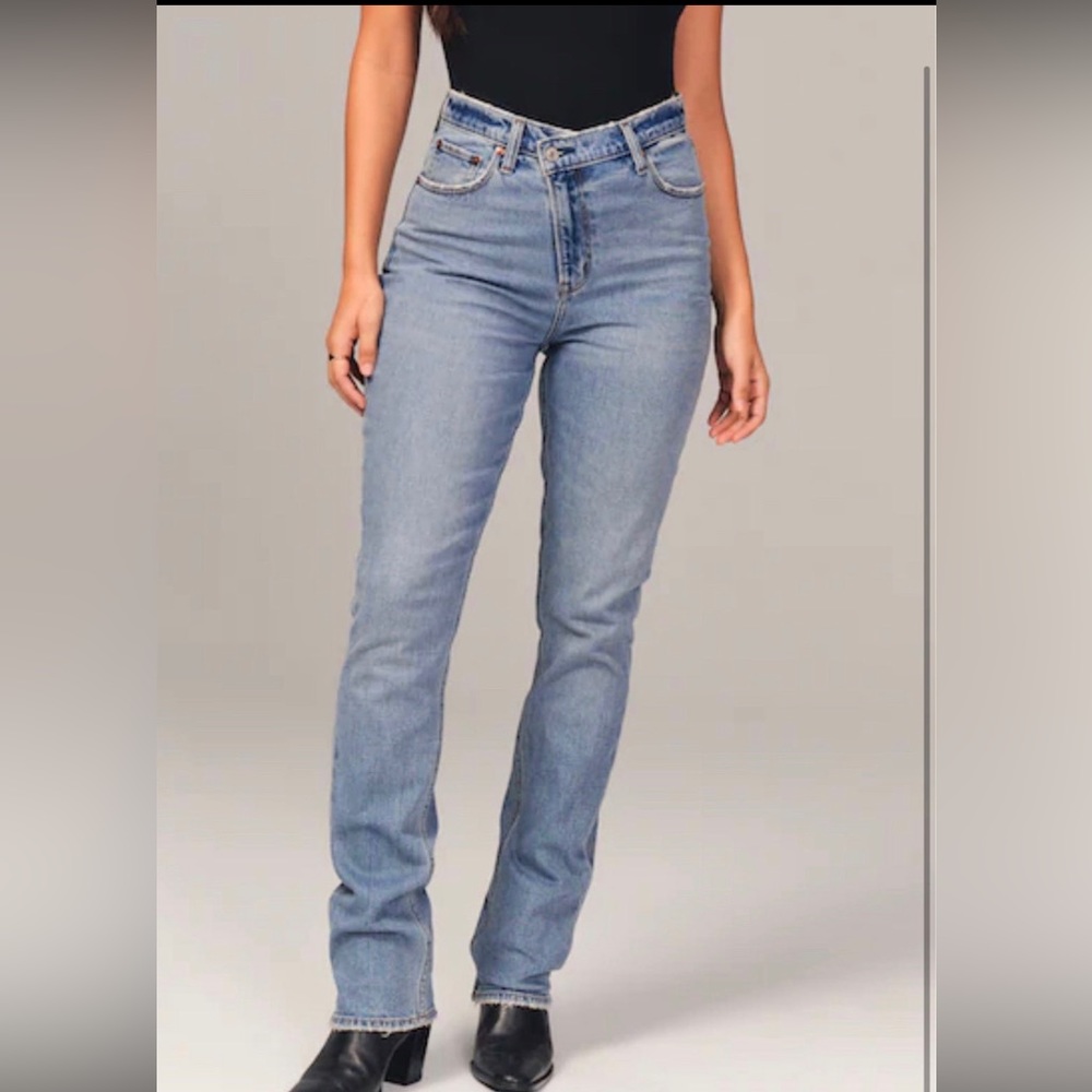 Abercrombie & Fitch asymmetrical Jeans